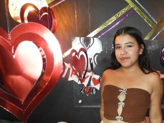 QueenBeth livesex naked